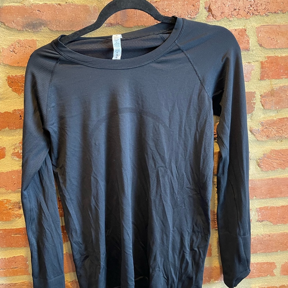 Lululemon black long sleeve